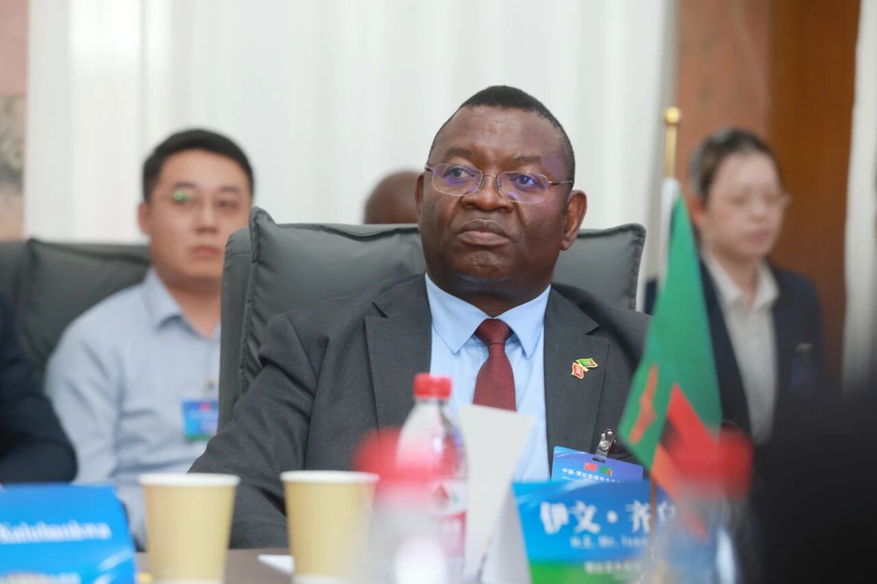 السفير الزامبي سعادة إيفان تشولو